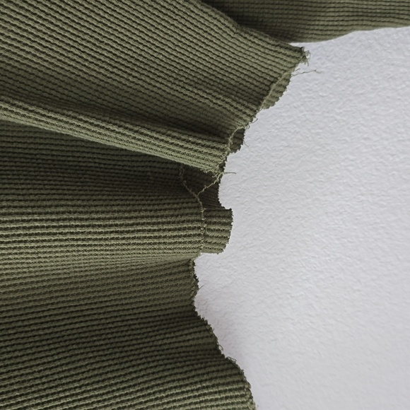 Forever 21 green long sleeve crop top size large - Picture 5 of 5